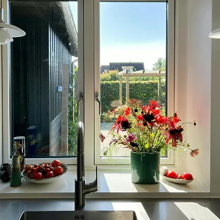 Casa de Férias I Med Orangeri Taet Pa Havnen *