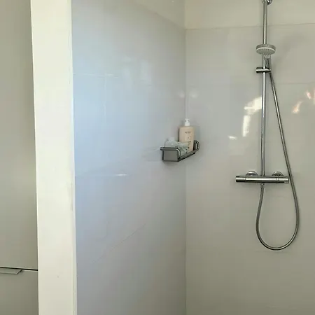 I Med Orangeri Taet Pa Havnen Casa de Férias Sæby