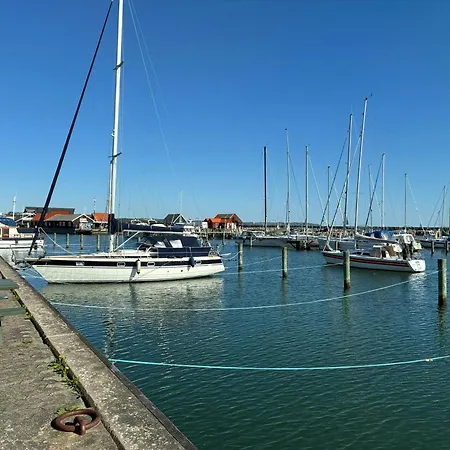 Casa de Férias I Med Orangeri Taet Pa Havnen Sæby